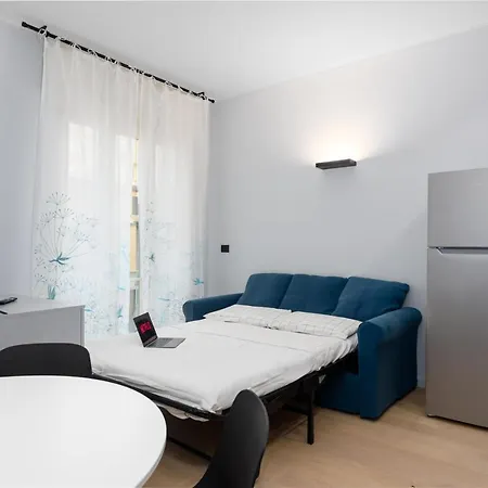 Centro Elegante E Moderno Bilocale